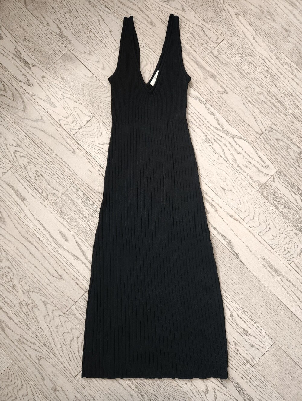 Babaton Ribbed Knit Midi Dress – Black